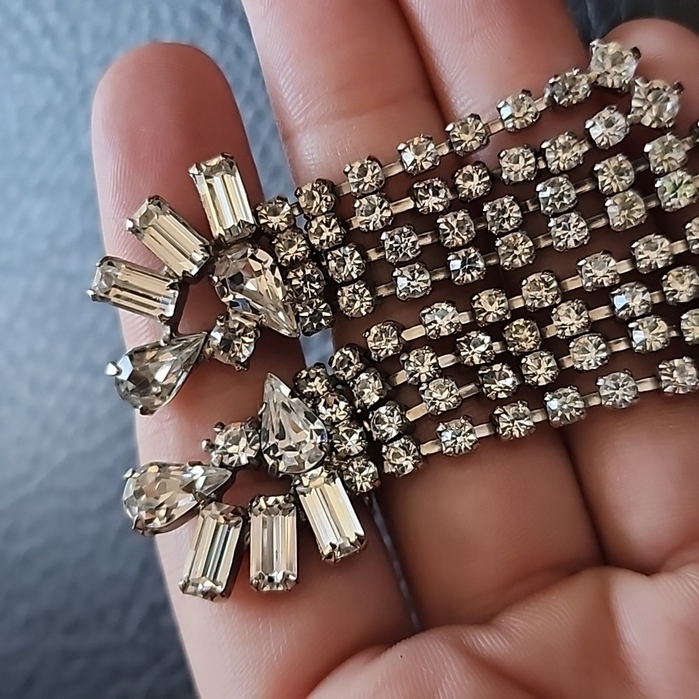 VTG clip on earrings - Picture 6 of 9